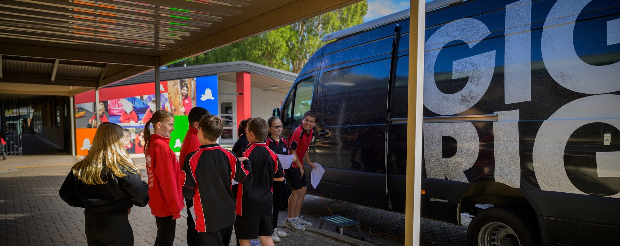 The Gig Rig visits Coorara primary school 22/5/2024. Pic (C) Ben Searcy 2024.